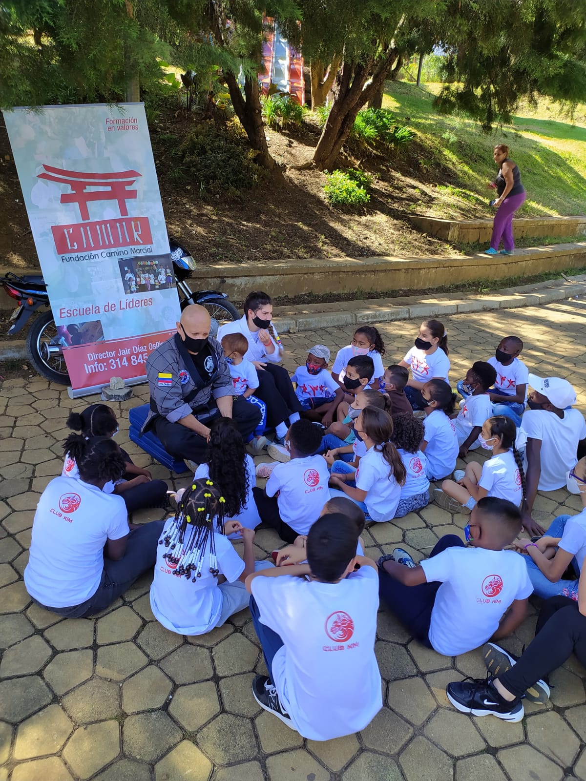 Maestro with students